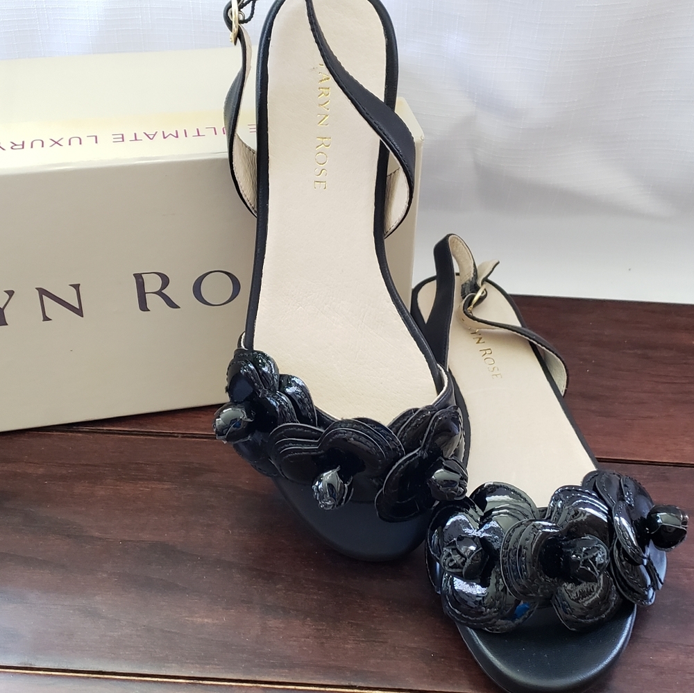 Taryn Rose Black flats. New